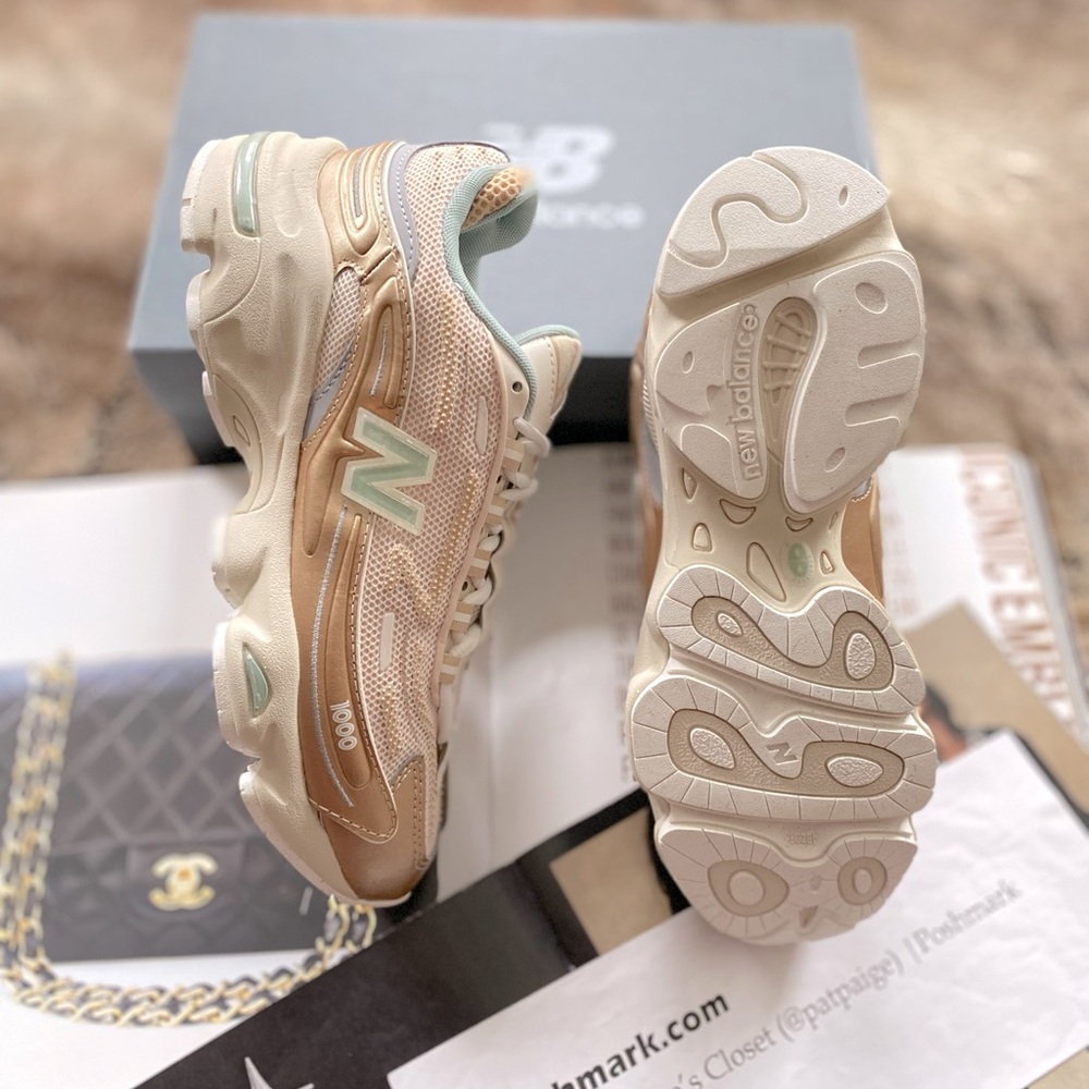 Free People x New Balance 1000 Sneakers - Picture 6 of 9